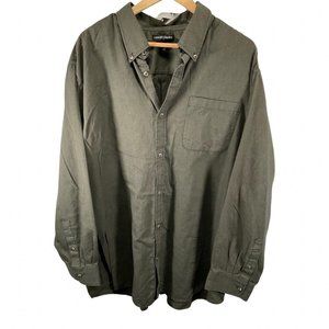 Size: 2XL Dark Green Collared Button Up Long Sleeve Shirt w/ Plain Weave Pattern
